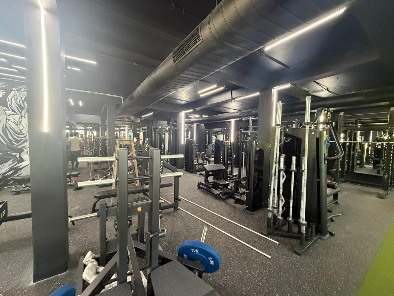 Gyms interior by Simfy Re'Live