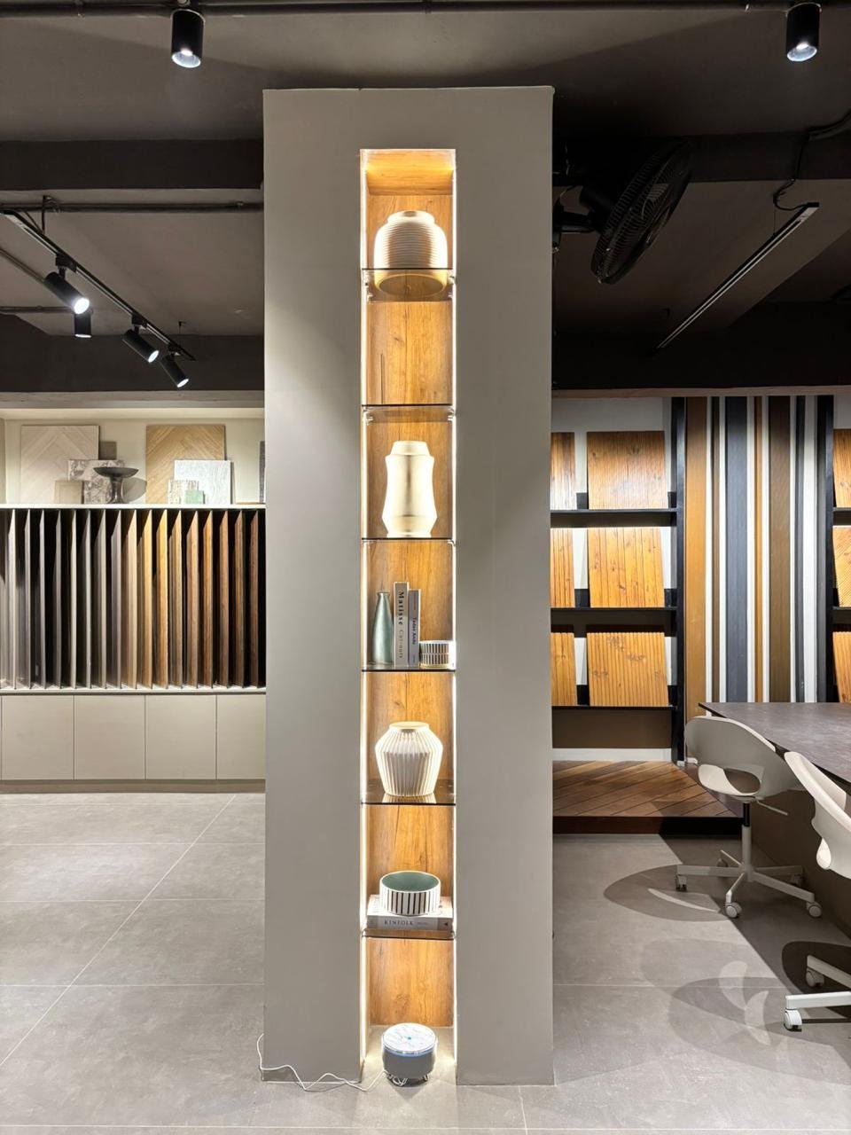 Simfy Re'Live commercial interior